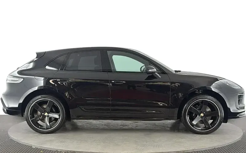 Used Porsche Macan 379 HP (278 kW) 2025 SUV