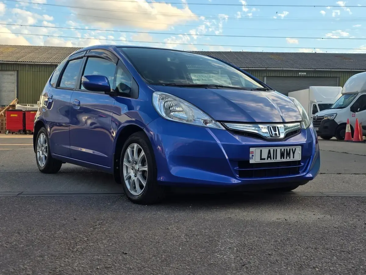 Used Honda Fit Hybrid 2011 Mauve/purple Hatchback
