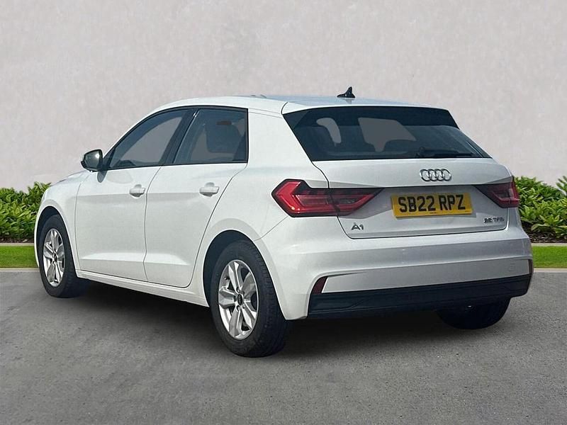 Used Audi A1 Sportback Premium 95 HP (69 kW) 2022 White Hatchback