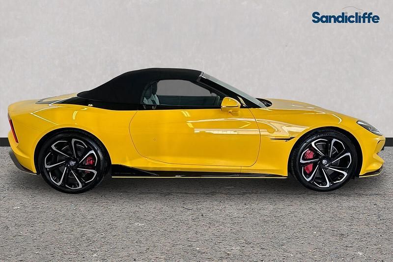 Used MG Cyberster 375 kW (510 HP) 2024 Premium  inca yellow Cabriolet