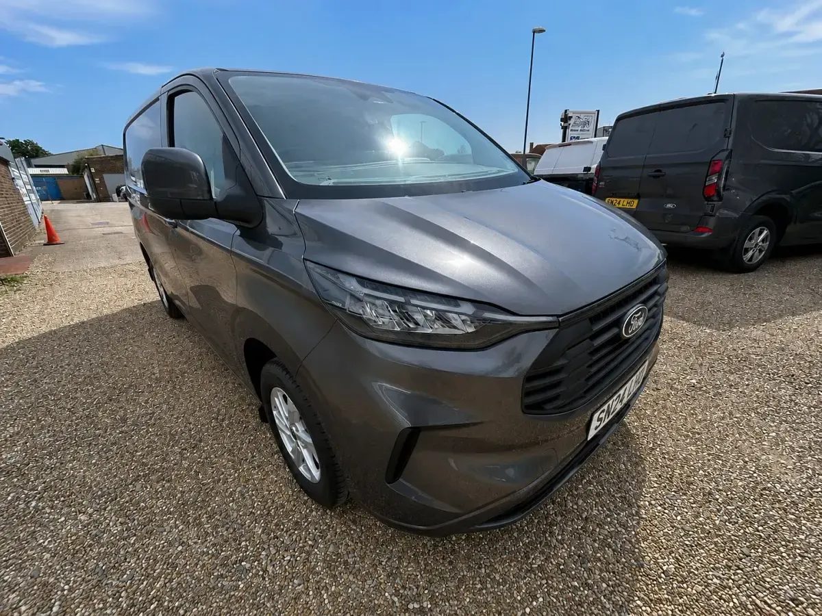 Used Ford Transit Custom Limited 136 HP (100 kW) 2024 Grey Van