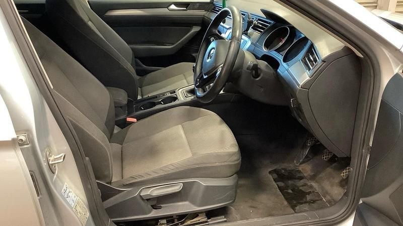 Used VW Passat S 120 HP (88 kW) 2016 Silver Sedan