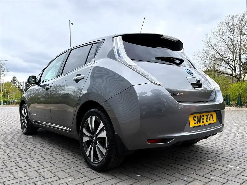 Used Nissan Leaf Tekna 30 kW (41 HP) 2016 Hatchback