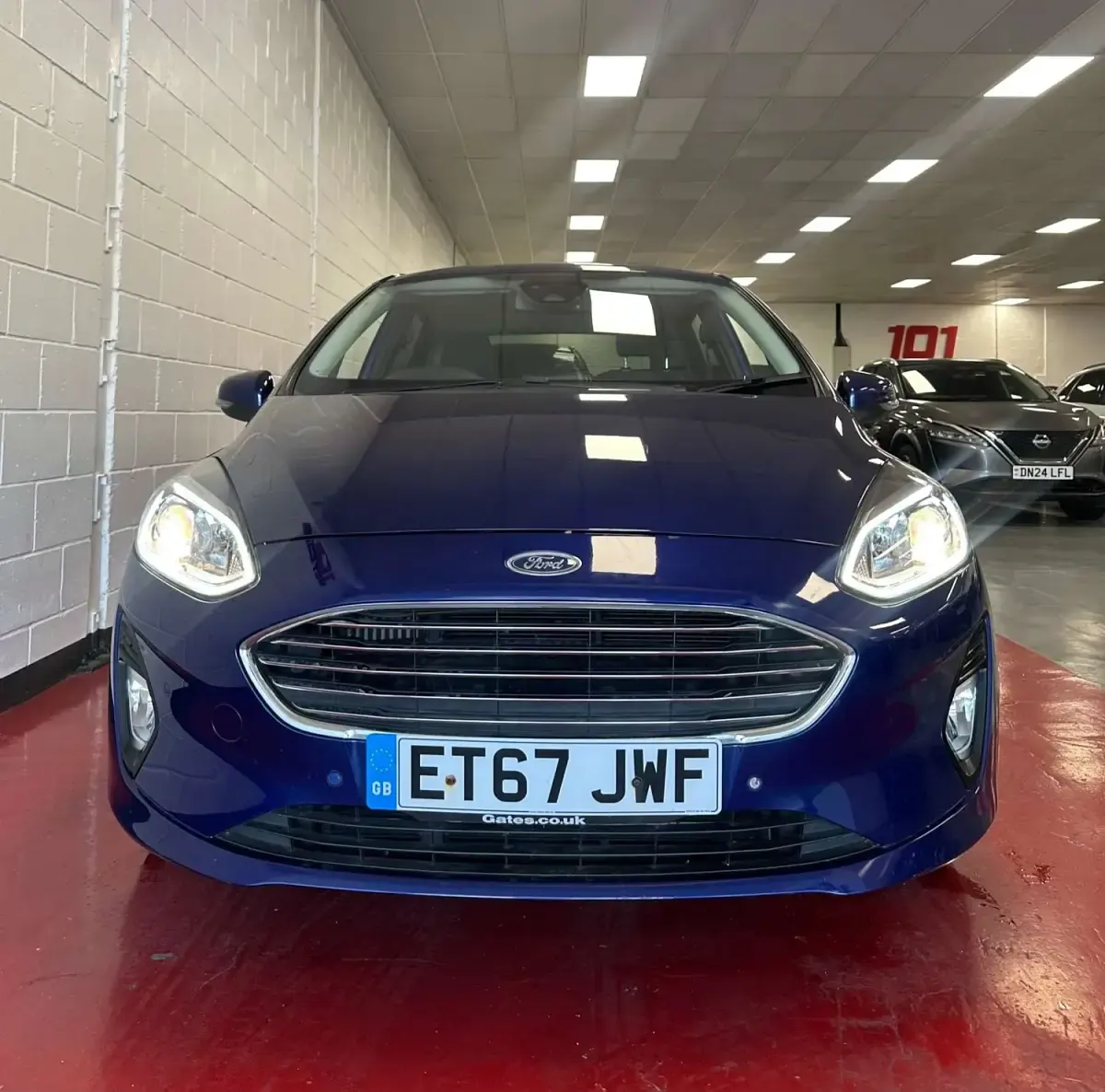 Begagnad Ford Fiesta Titanium 100 HK (73 kW) 2018 Blå Halvkombi