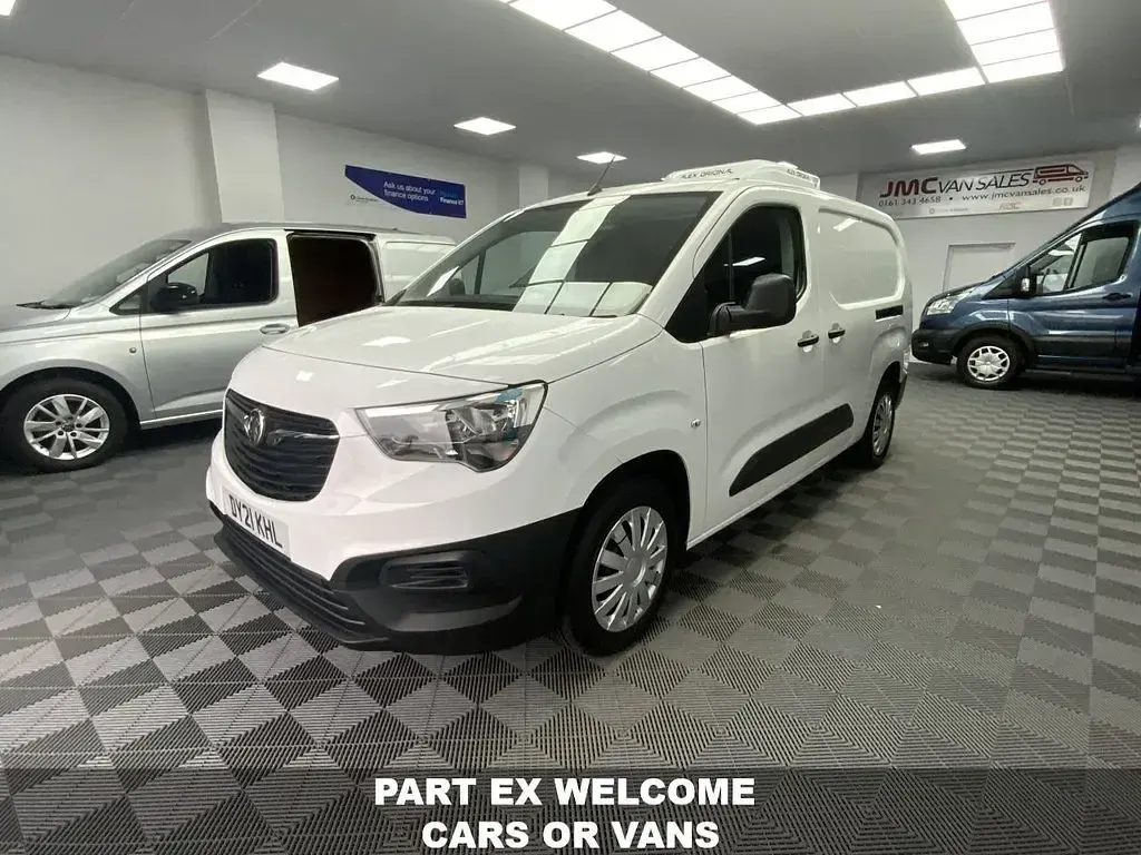 Used Vauxhall Combo 2021 White MPV