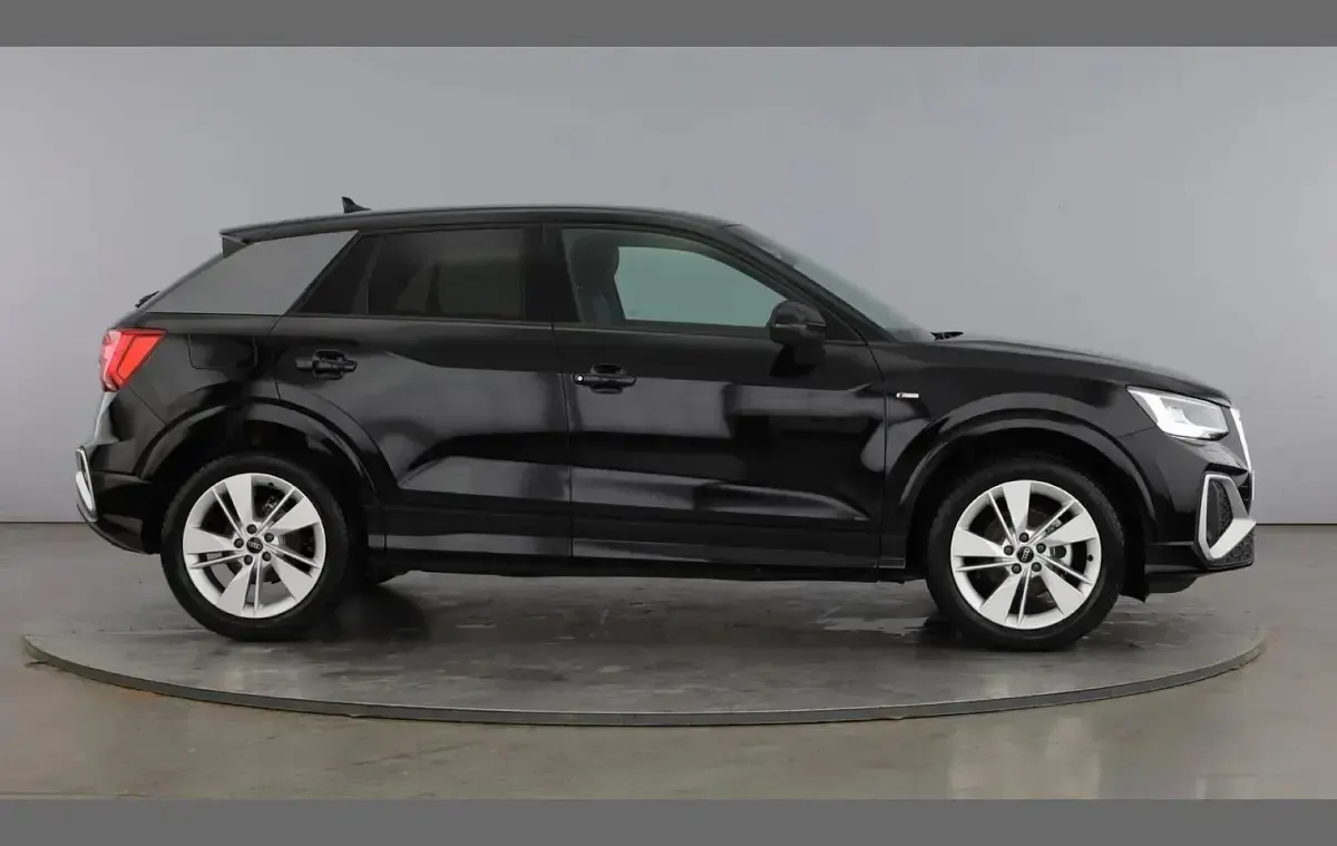 Used Audi Q2 S-Line 113 HP (83 kW) 2025 Black SUV