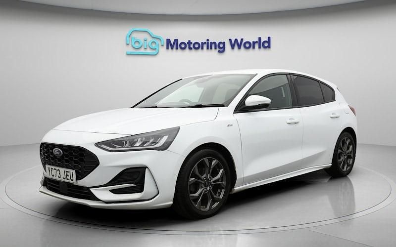 Used Ford Focus ST-Line 125 HP (91 kW) 2023 White Hatchback