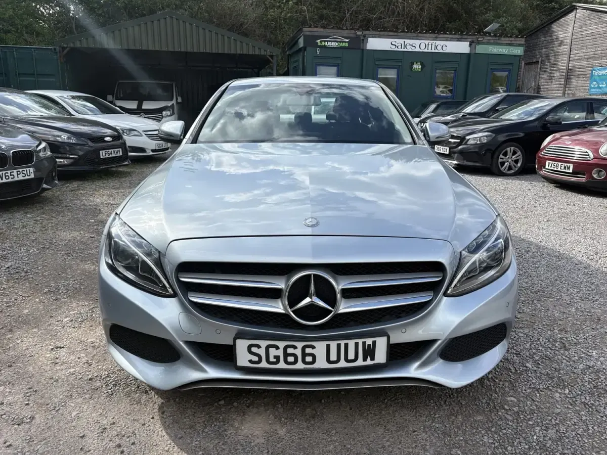 Używany Mercedes C220 170 KM (125 kW) 2016 Srebrny Sedan/Limuzyna