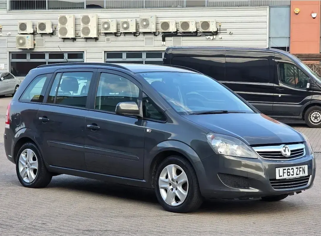 Używany Vauxhall Zafira 115 KM (84 kW) 2013 Szary Minivan