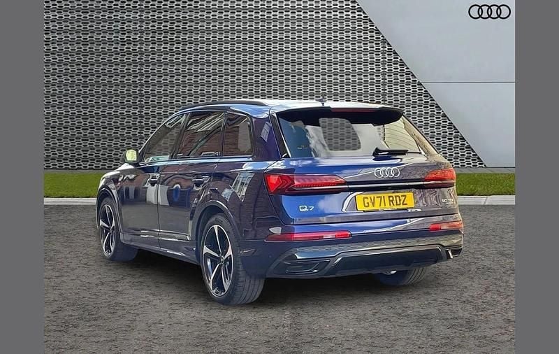 Begagnad Audi Q7 Black Edition 281 HK (206 kW) 2022 Blå SUV