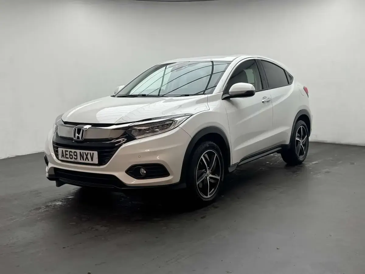 Used Honda HR-V SE 130 HP (95 kW) 2019 White SUV
