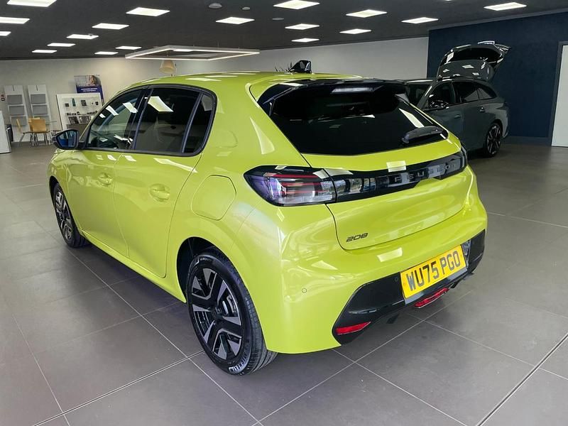 Second-hand Peugeot 208 Allure 99 CP (72 kW) 2025 Galben Hatchback