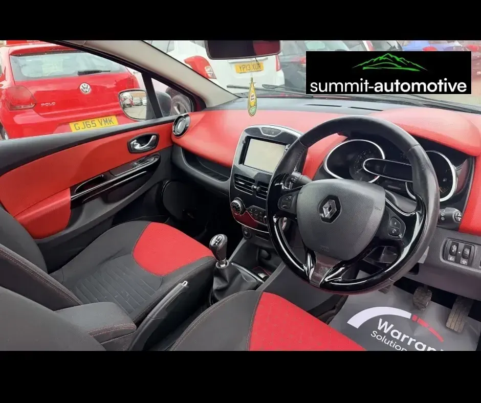 Used Renault Clio Dynamique 90 HP (66 kW) 2013 Red Hatchback