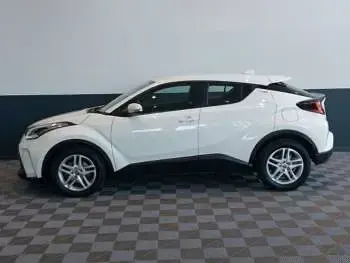 Used Toyota C-HR 122 HP (89 kW) 2023 White SUV