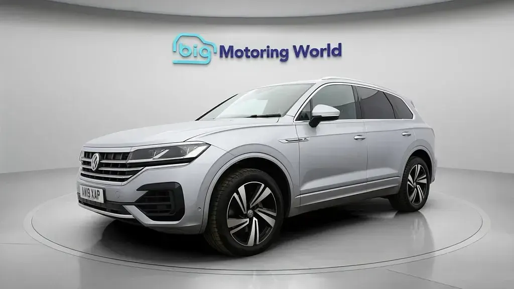 Używany VW Touareg R-line 286 KM (210 kW) 2019 Srebrny SUV