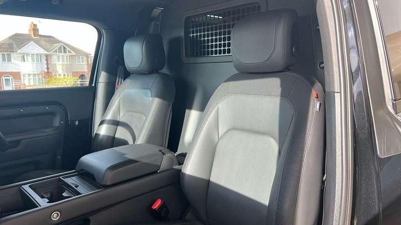 Gebraucht Land Rover Defender HSE Dynamic 300 PS (220 kW) 2022 Schwarz SUV