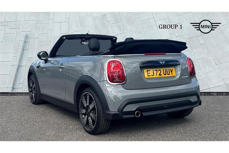 Usado Mini Cooper Cabriolet Exclusive 136 CV (100 kW) 2022 Gris Descapotable