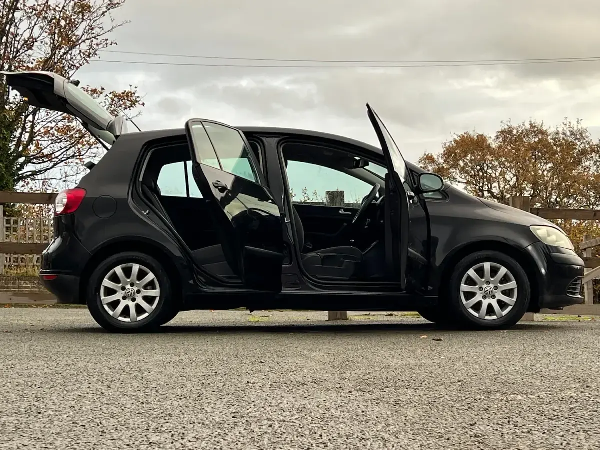 Used VW Golf IV SE 2005 Black Hatchback