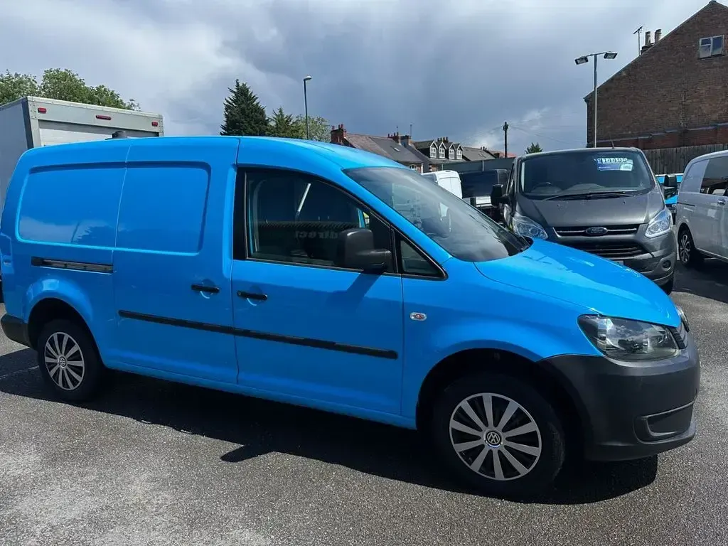 Used VW Caddy Startline 102 HP (75 kW) 2015 Blue MPV