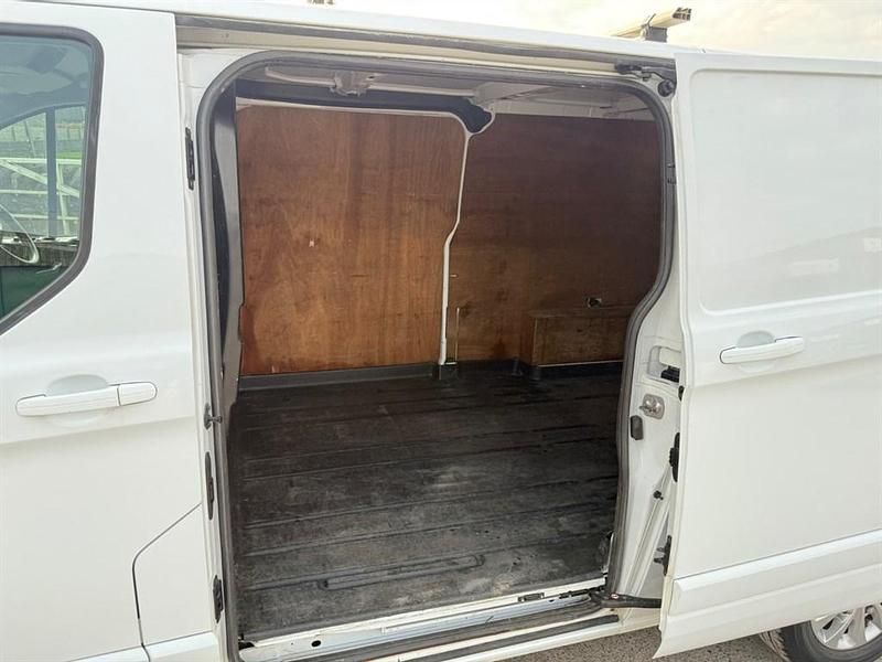 Used Ford Transit Custom Limited 130 HP (95 kW) 2019 White Van