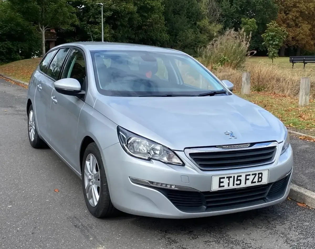 Używany Peugeot 308 Active 2015 Srebrny Kombi
