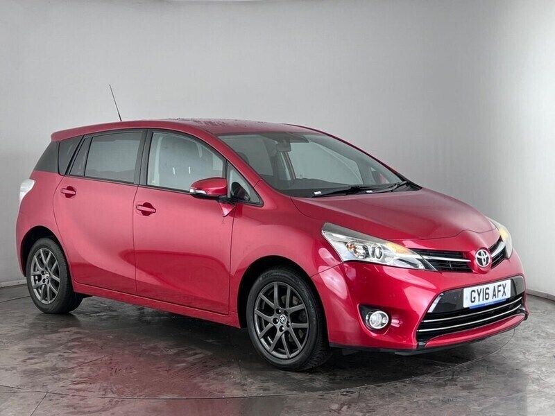 Red Used 2016 Toyota Verso Trend MPV | £9,700 (Fair price) - Image 1/3