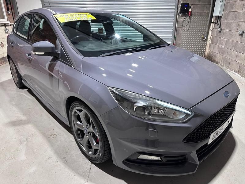 Used Ford Focus ST 250 HP (183 kW) 2015 Grey Hatchback