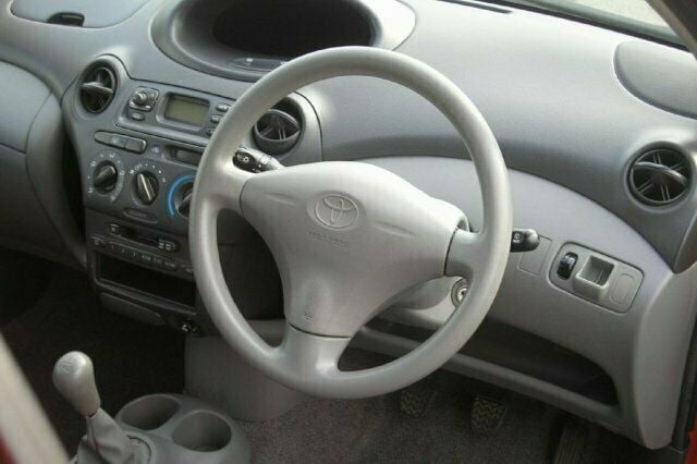 Used Toyota Yaris 2002 Hatchback