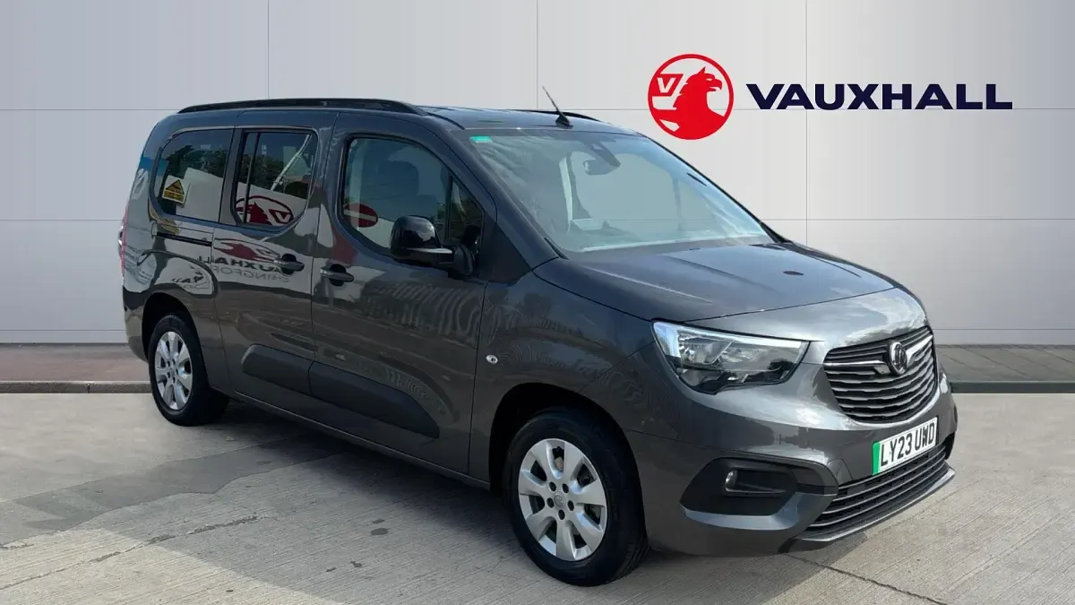 Used Vauxhall Combo Design Edition 100 kW (136 HP) 2023 MPV