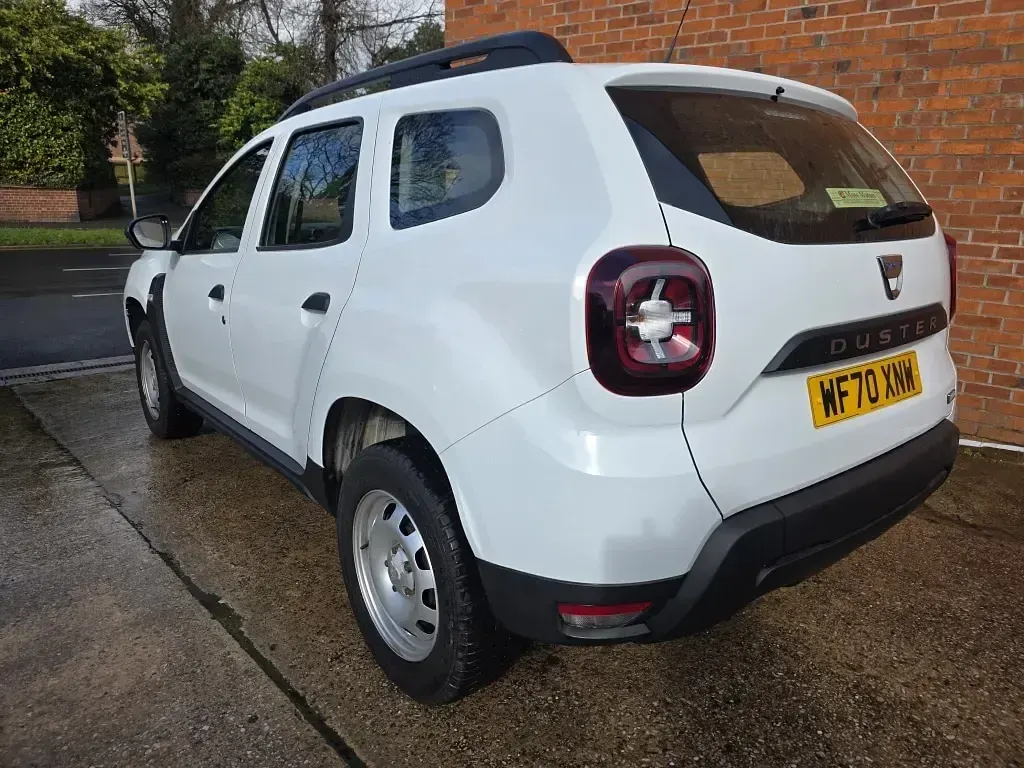 Used Dacia Duster Essentiel 101 HP (74 kW) 2020 White SUV