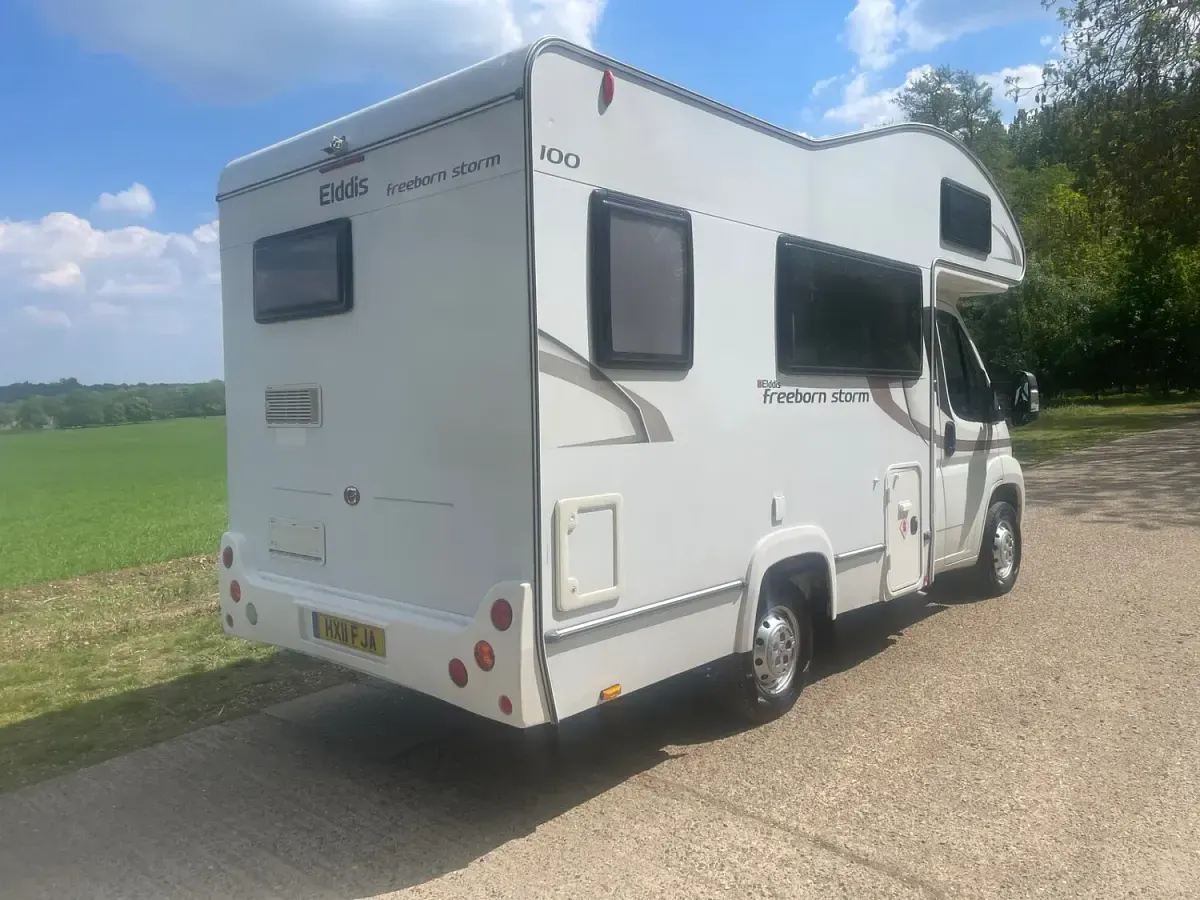 Käytetty Peugeot Boxer 2011 Valkoinen Van
