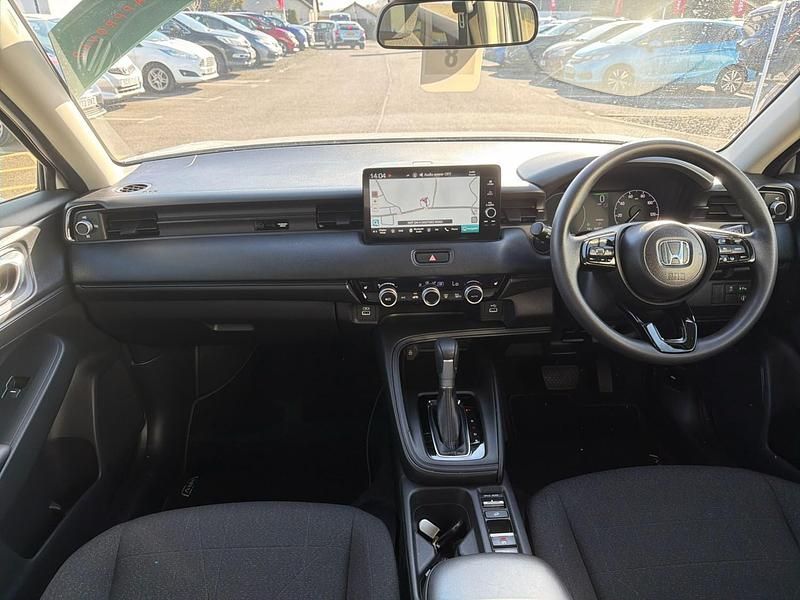 Used Honda HR-V Elegance 131 HP (96 kW) 2023 White SUV