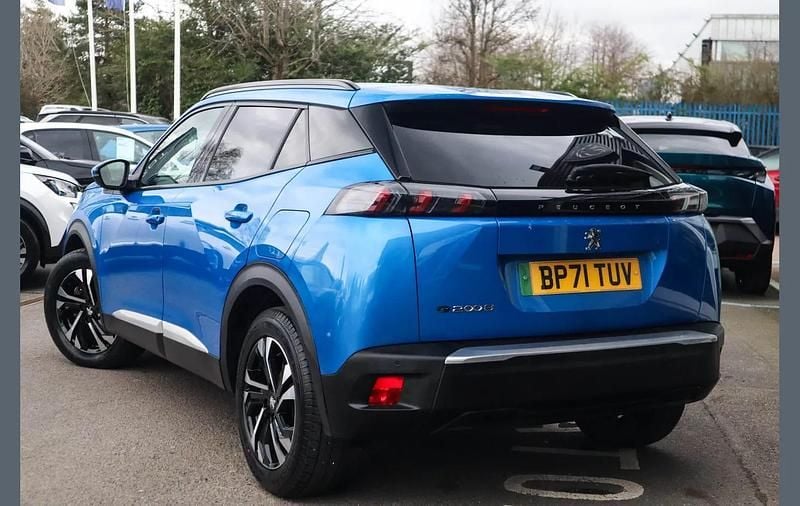 Used Peugeot e-2008 Allure Premium 100 kW (136 HP) 2022 Blue SUV