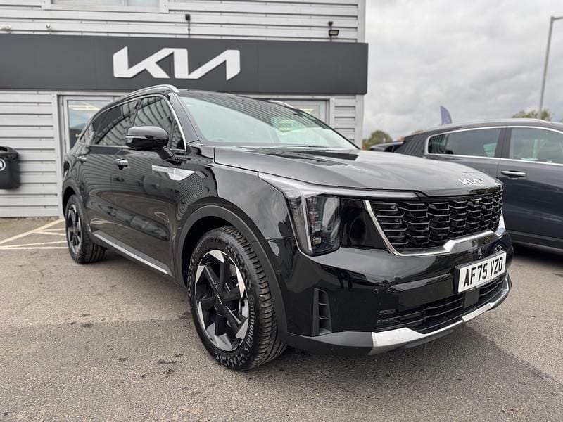 Black Used 2025 Kia Sorento SUV | £43,995 (Good price) - Image 1/4