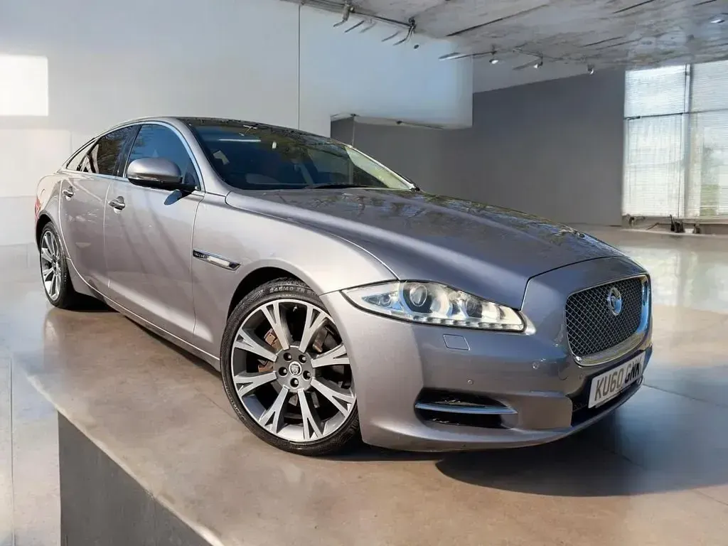 Usado Jaguar XJ Portfolio 2010 Cinzento Sedan