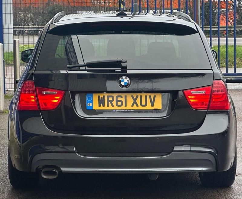 Used BMW 318 Sport Line 2011 Black Estate