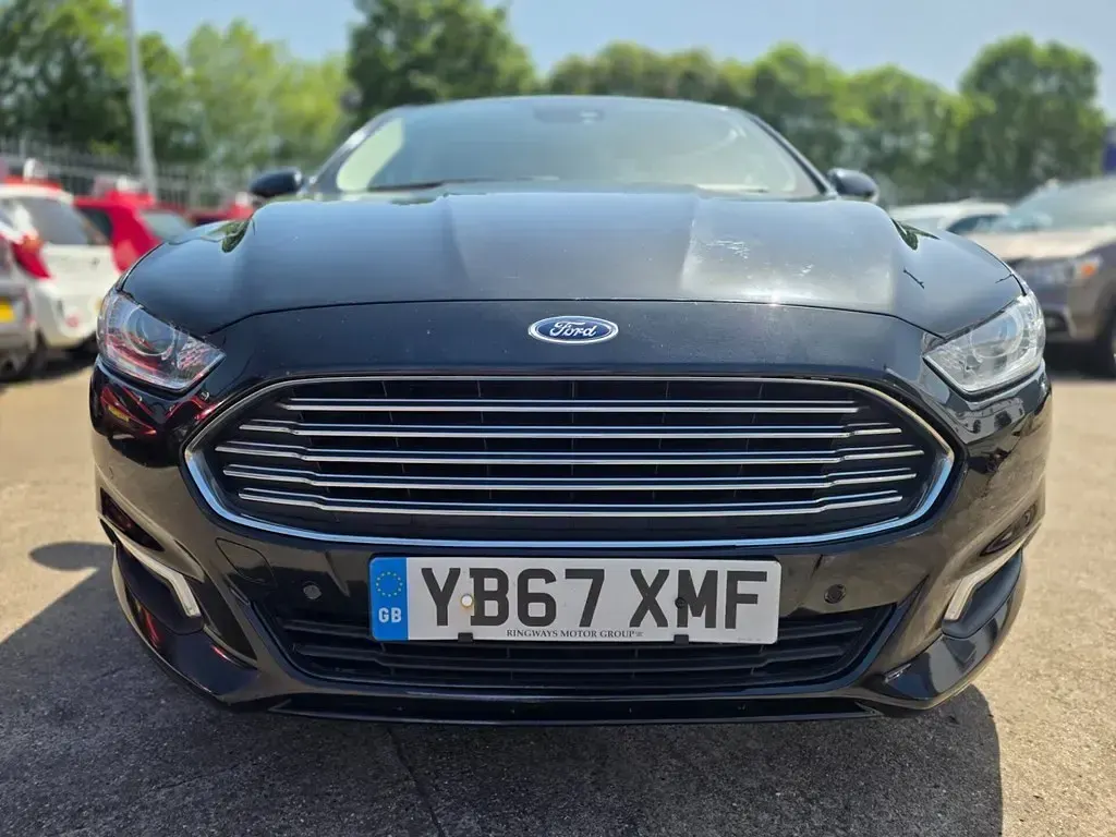 Used Ford Mondeo Zetec 120 HP (88 kW) 2017 Black Hatchback