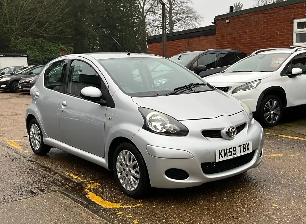 Second-hand Toyota Aygo Platinum 2009 Argintiu Hatchback