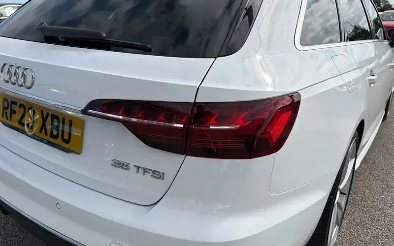 Used Audi A4 S-Line 150 HP (110 kW) 2023 White Estate
