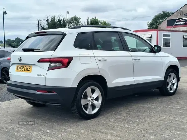 Used Skoda Karoq SE 116 HP (85 kW) 2018 White SUV