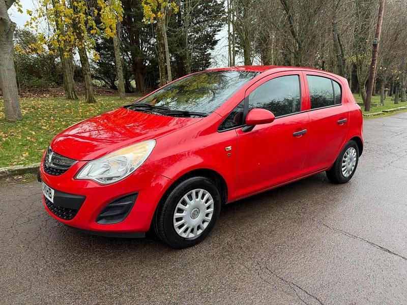 Second-hand Vauxhall Corsa S 2013 Roșu Hatchback