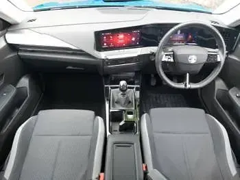 Used Vauxhall Astra Design Edition 110 HP (80 kW) 2023 Blue Hatchback