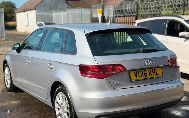 Used Audi A3 Sportback 150 HP (110 kW) 2016 Silver Hatchback