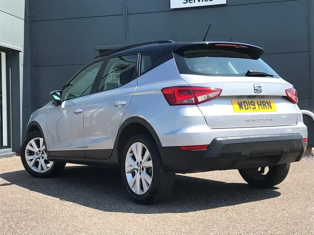 Used Seat Arona SE 115 HP (84 kW) 2019 Silver SUV