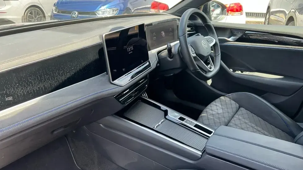 Used VW Passat R-line 204 HP (150 kW) 2025 Diabase grey metallic Estate