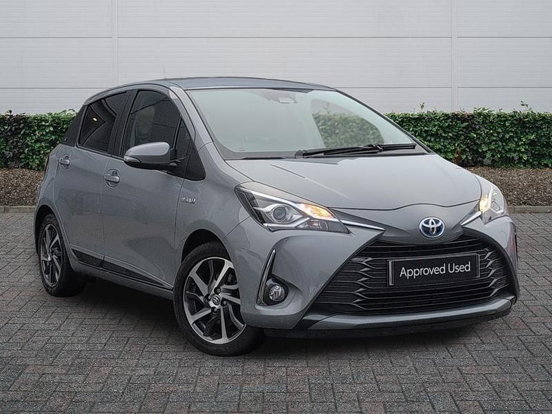 Grey Used 2020 Toyota Yaris Hybrid Hatchback | £14,385 (Good price) - Image 1/4