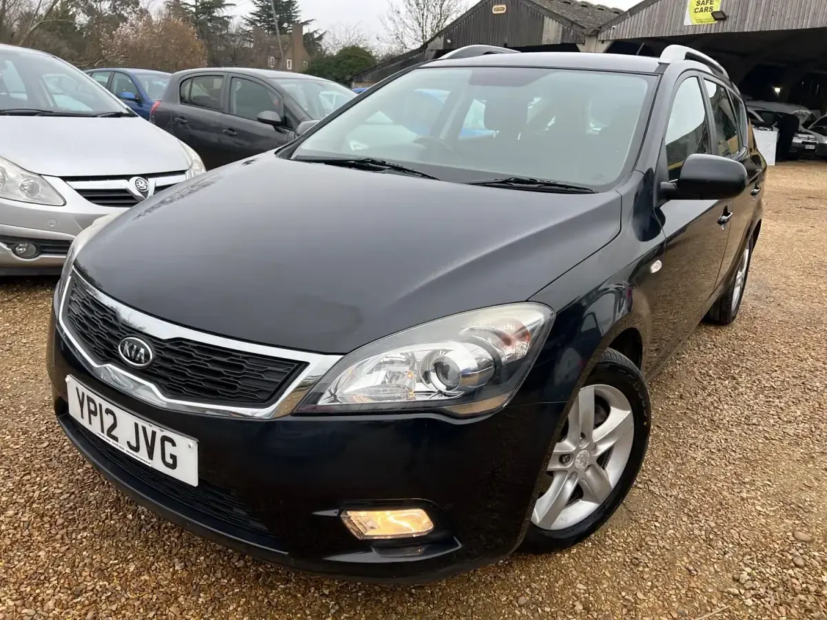 Used Kia Ceed 113 HP (83 kW) 2012 Black Hatchback