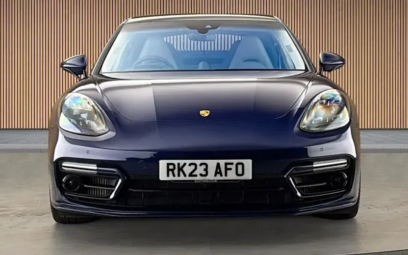 Used Porsche Panamera 630 HP (463 kW) 2022 Gentian blue metallic Hatchback