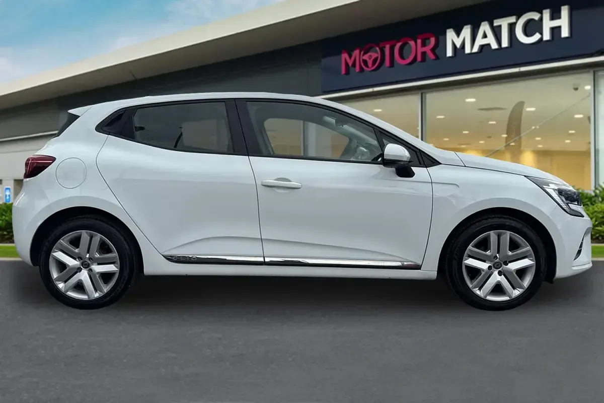 Used Renault Clio Play 2020 White Hatchback