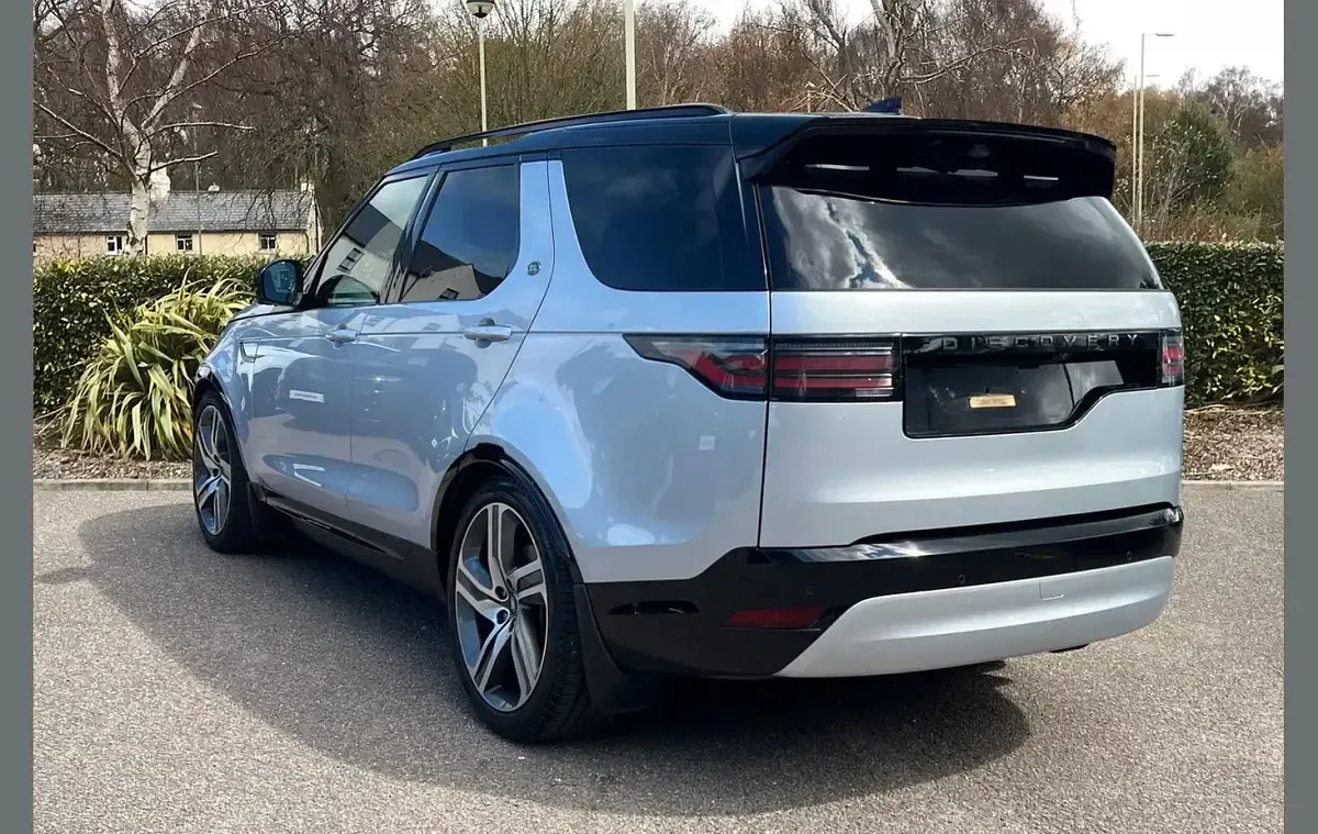 Used Land Rover Discovery HSE Dynamic 296 HP (217 kW) 2024 Silver SUV